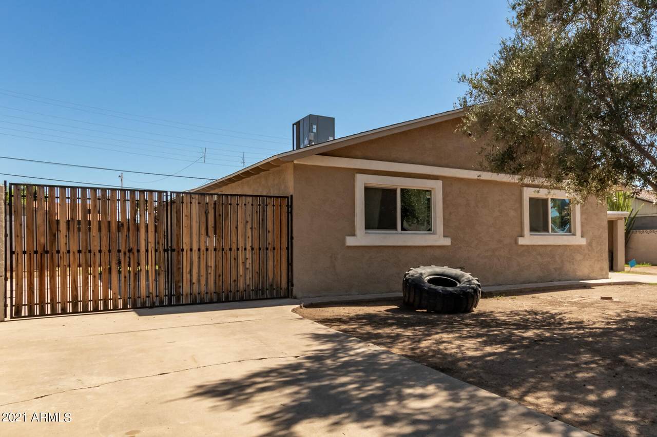 2925 48TH Drive - Photo 1