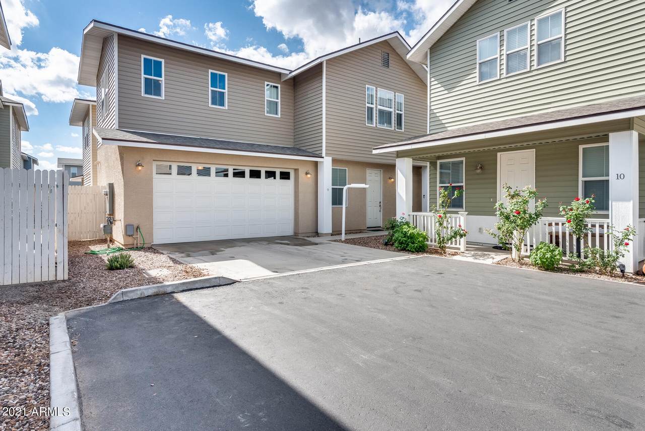 3218 Glendale Avenue - Photo 1