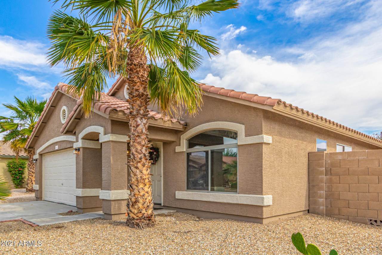 3067 258TH Avenue - Photo 1
