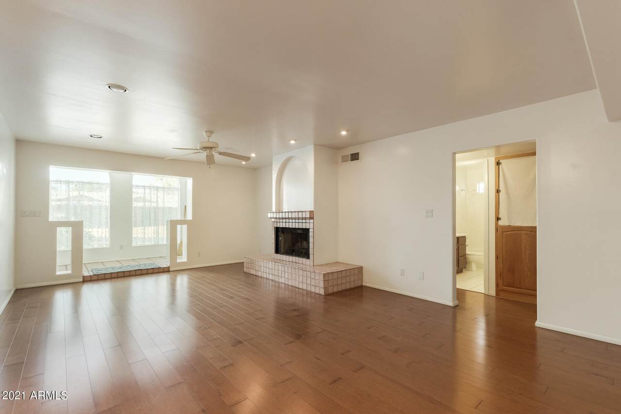 2033 Janice Way - Photo 1