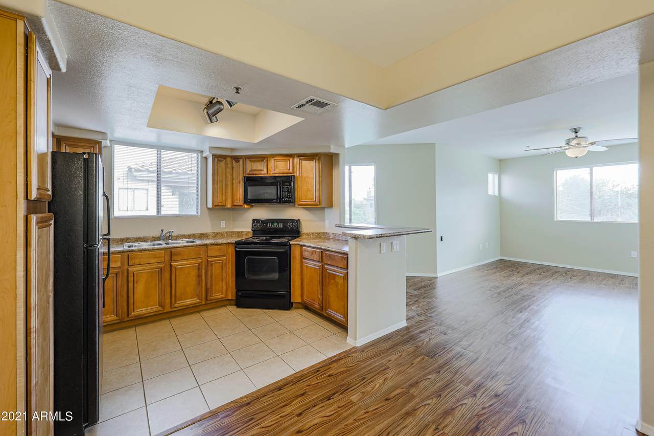4925 Desert Cove Avenue - Photo 1