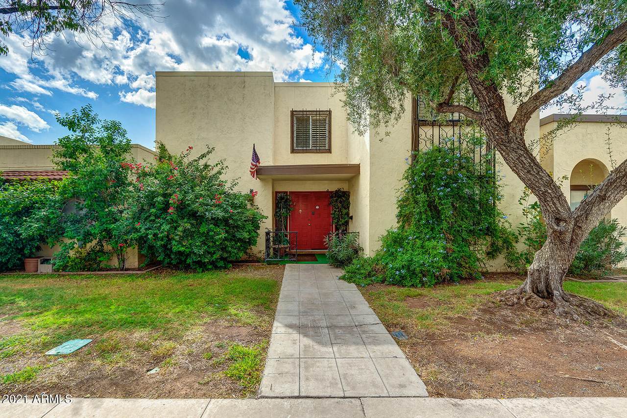8207 Valley Vista Drive - Photo 1