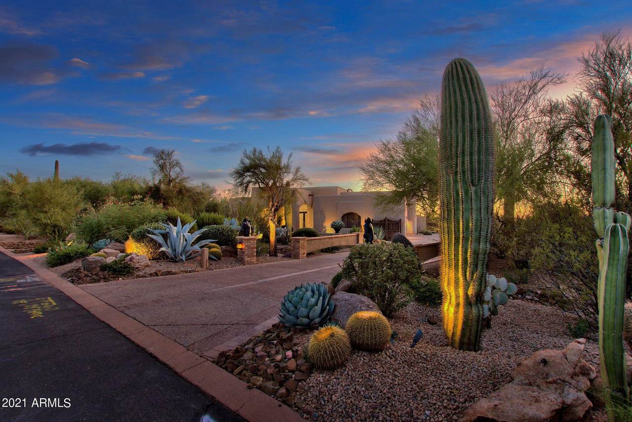 8400 Dixileta Drive - Photo 1