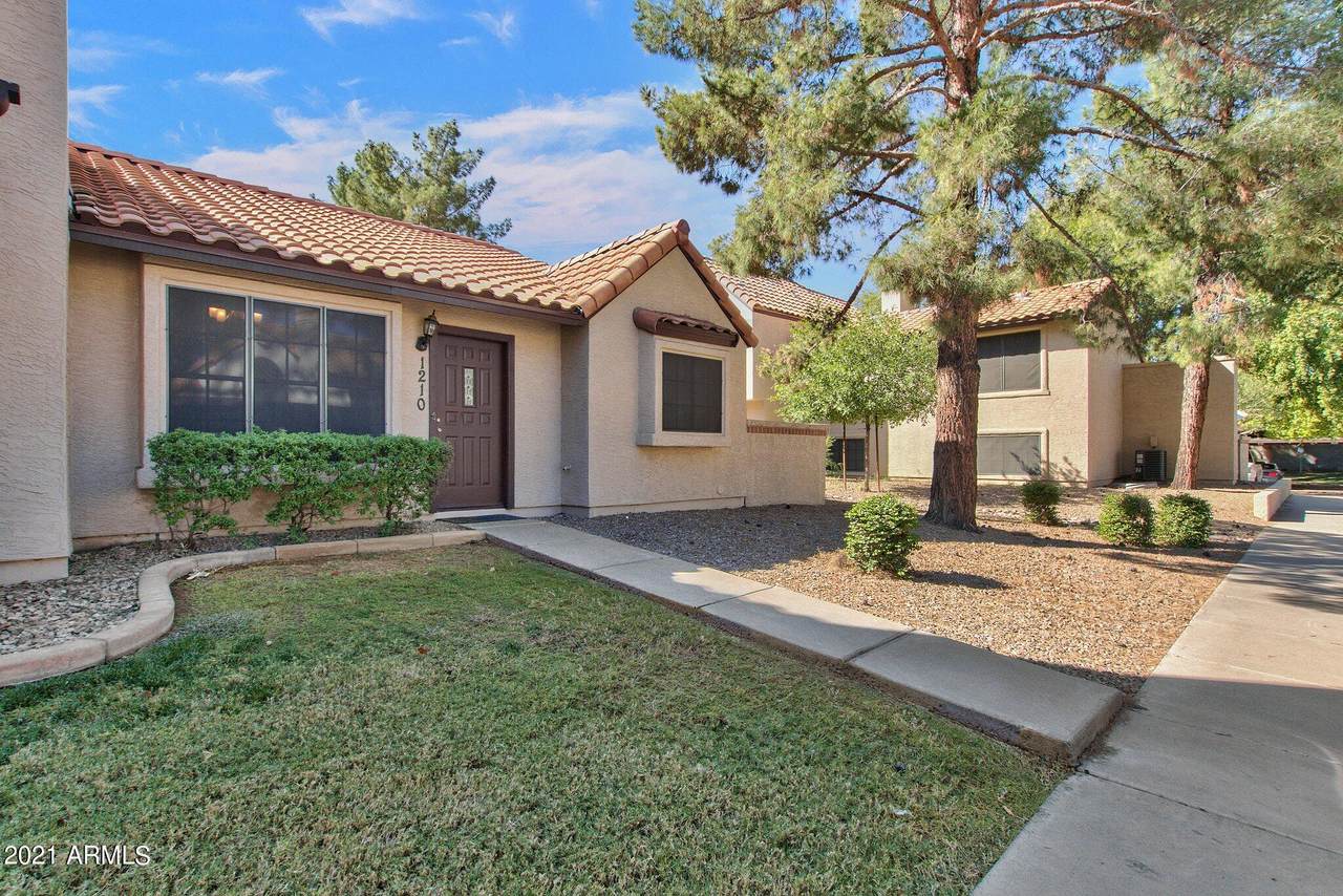 921 University Drive - Photo 1