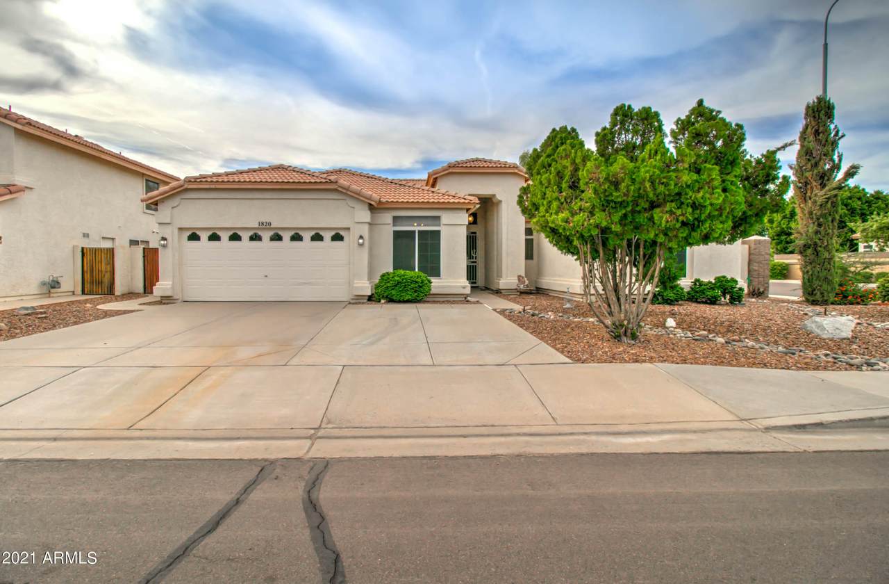 1820 Villas Lane - Photo 1