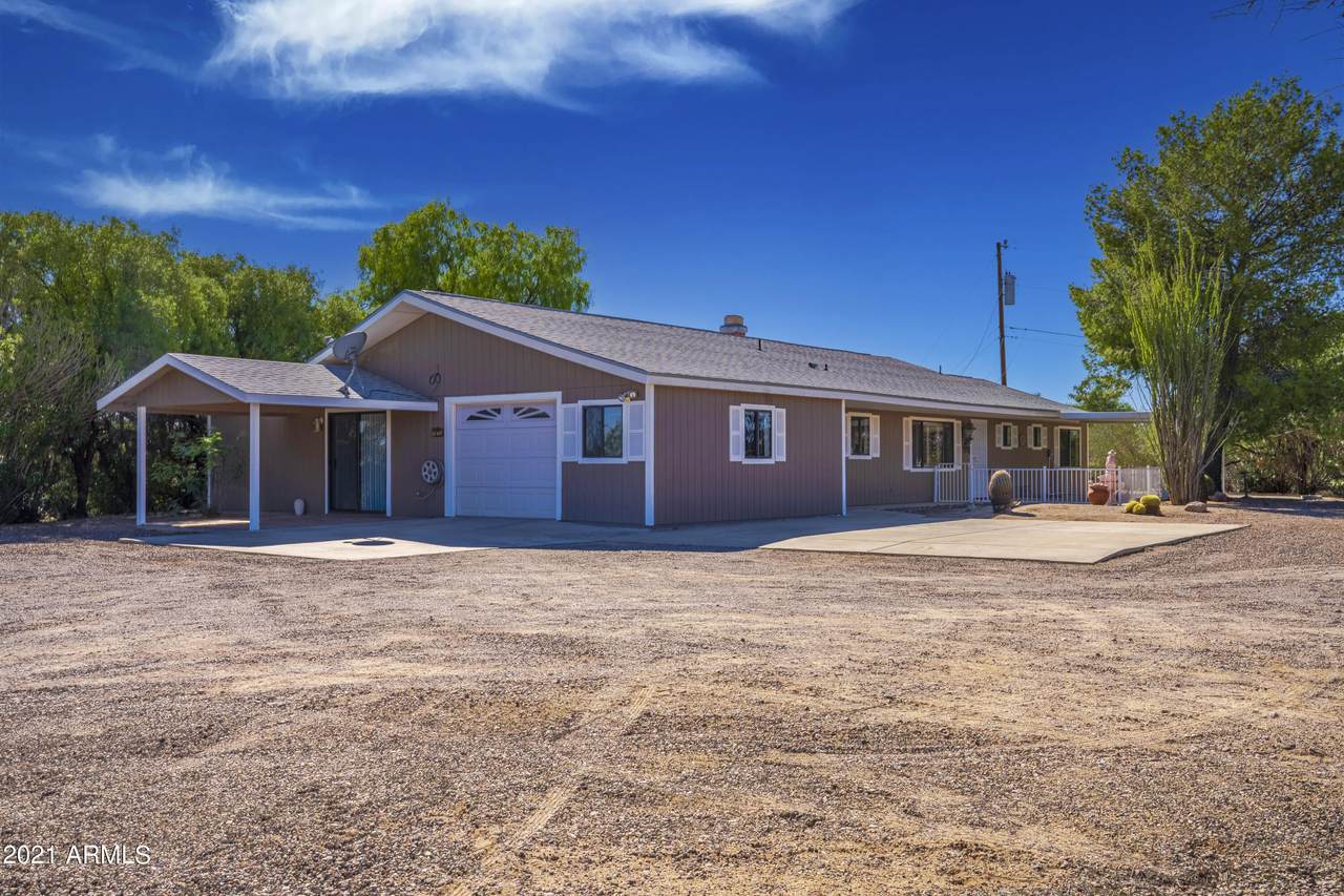 420 Mariposa Drive - Photo 1