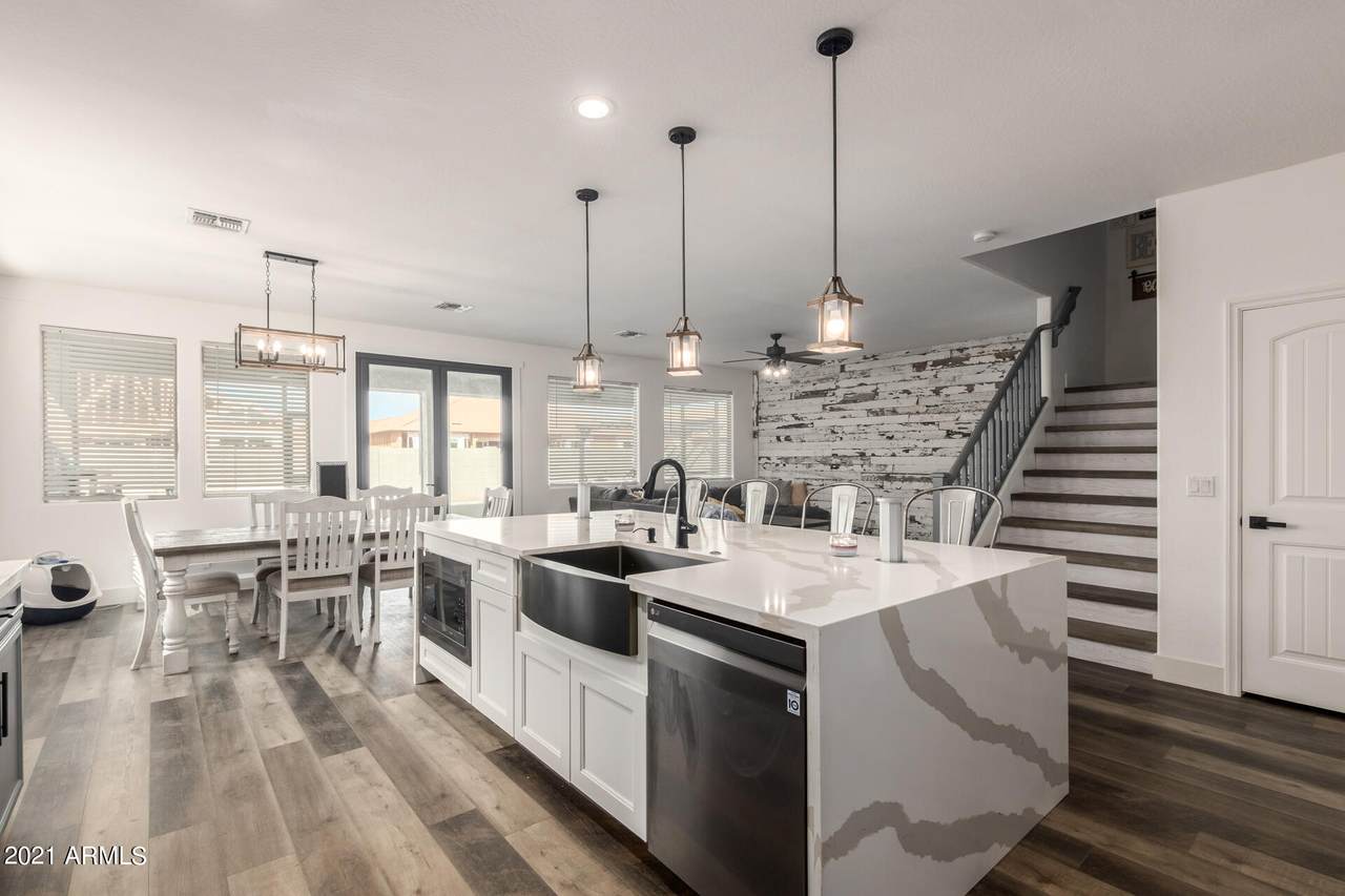 38100 Santa Clara Avenue - Photo 1