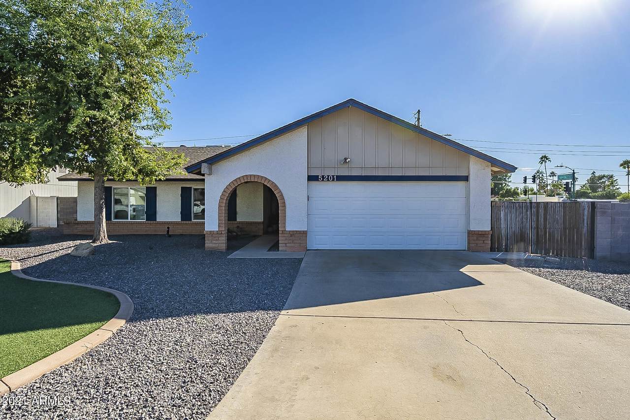 5201 Beck Lane - Photo 1