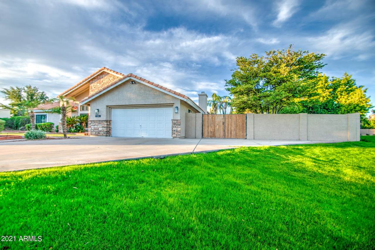 140 Dawn Drive - Photo 1