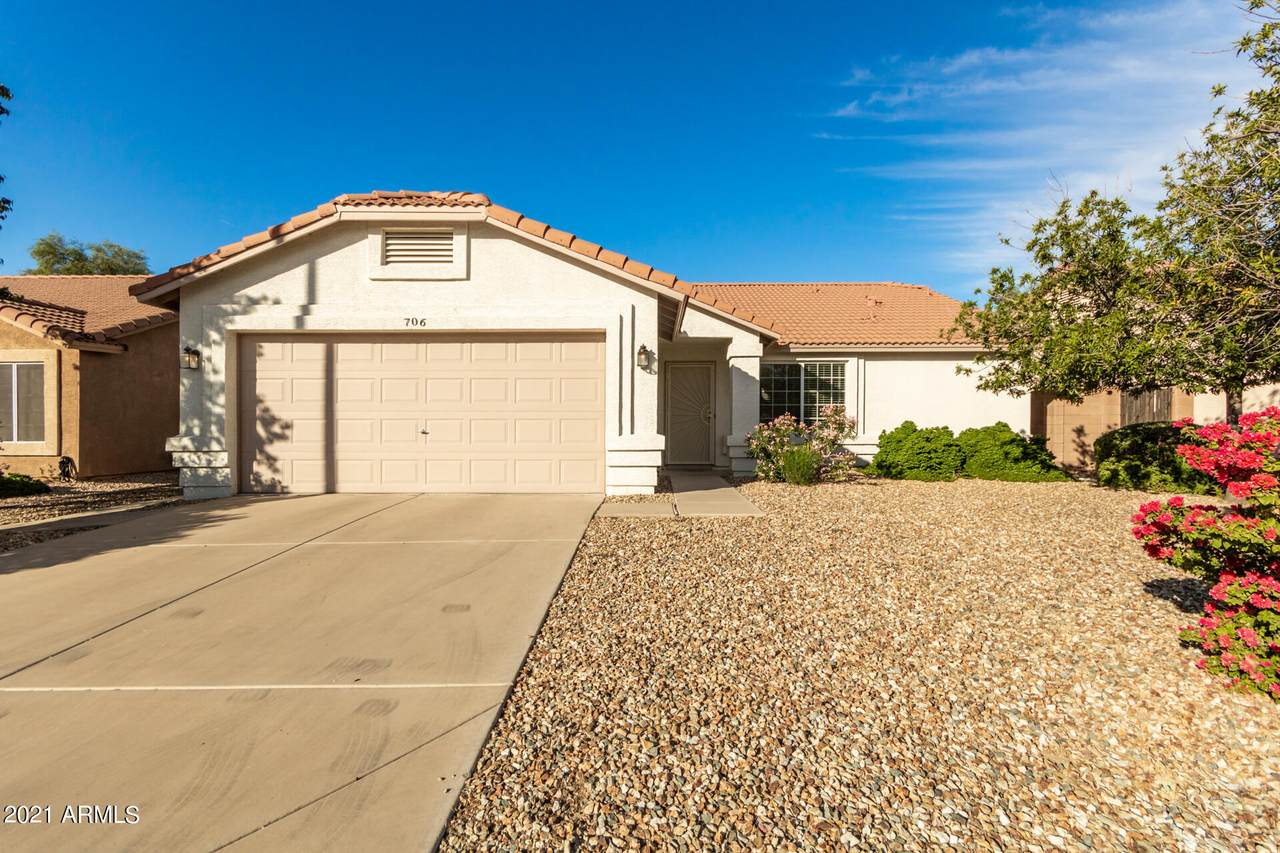 706 Emery - Photo 1