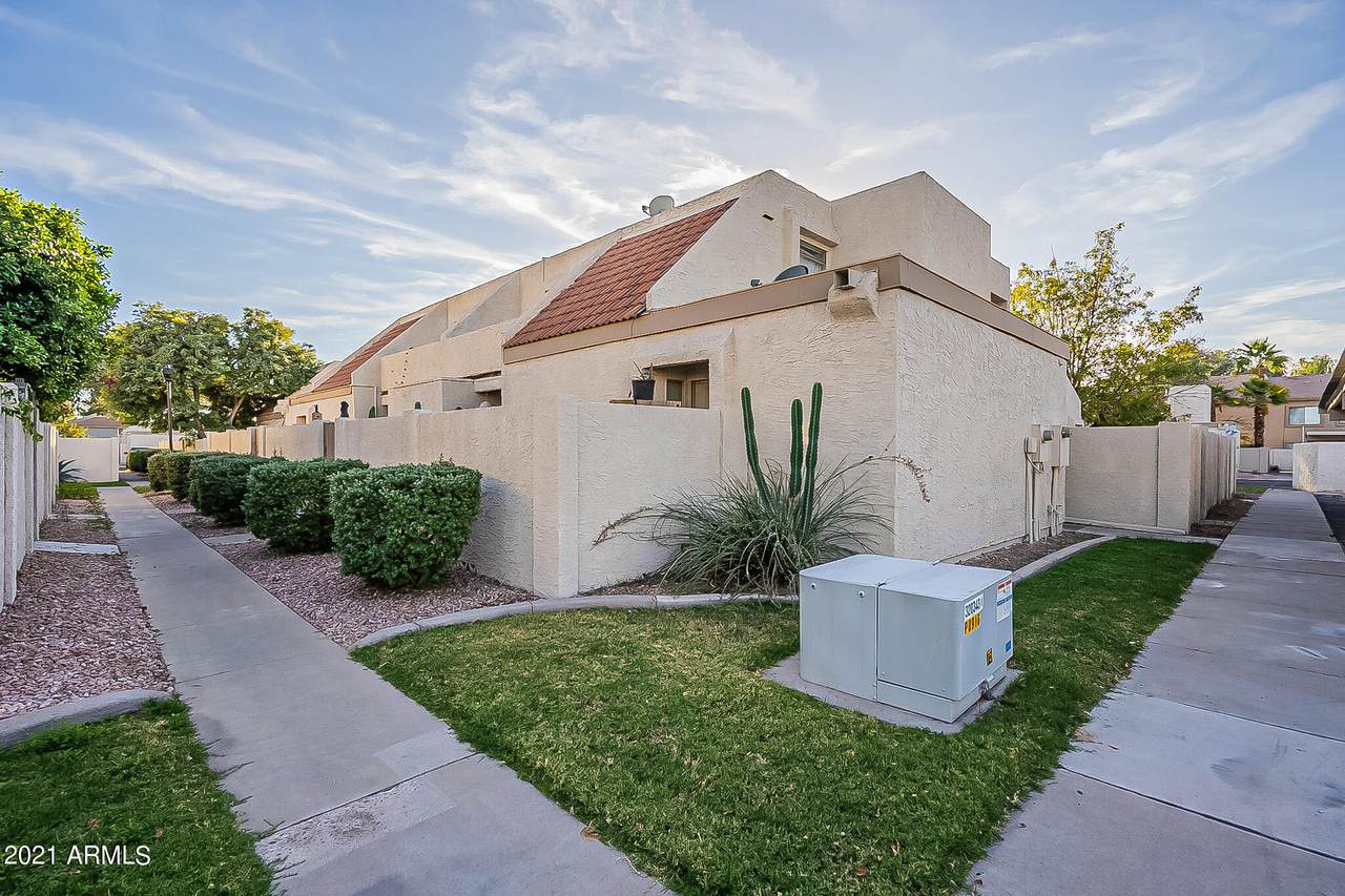 1342 Emerald Avenue - Photo 1