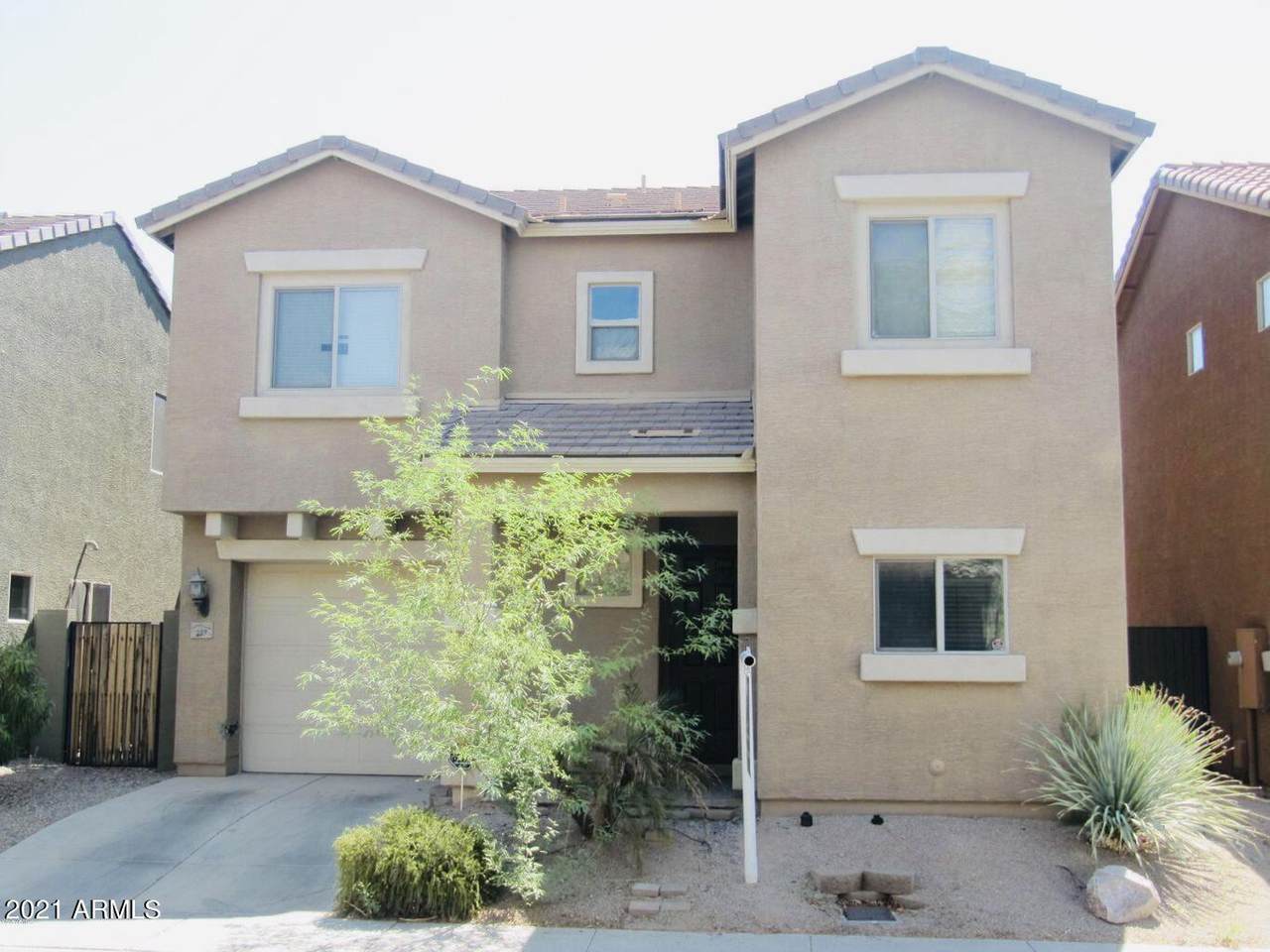 237 Travis - Photo 1