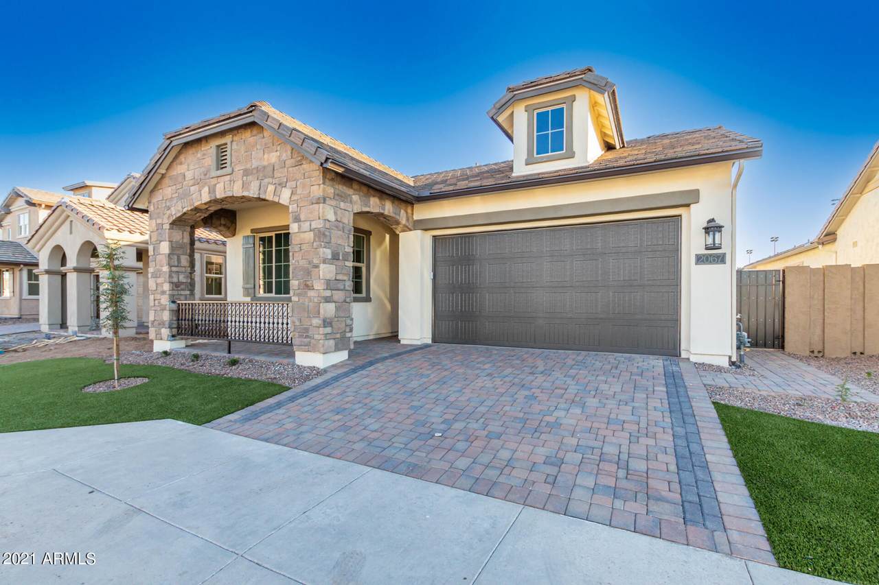 2067 Oriole Drive - Photo 1