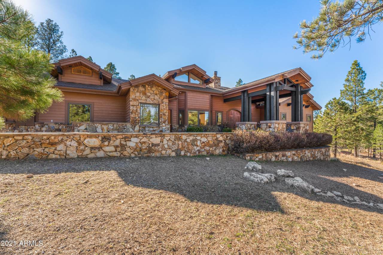 3229 Clubhouse Circle - Photo 1