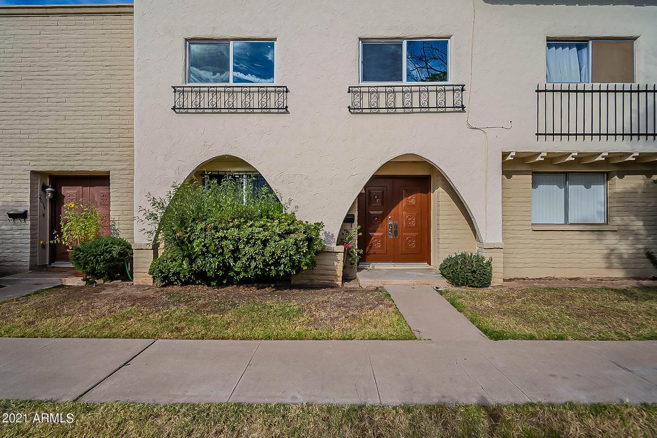 2037 Hazelwood Parkway - Photo 1