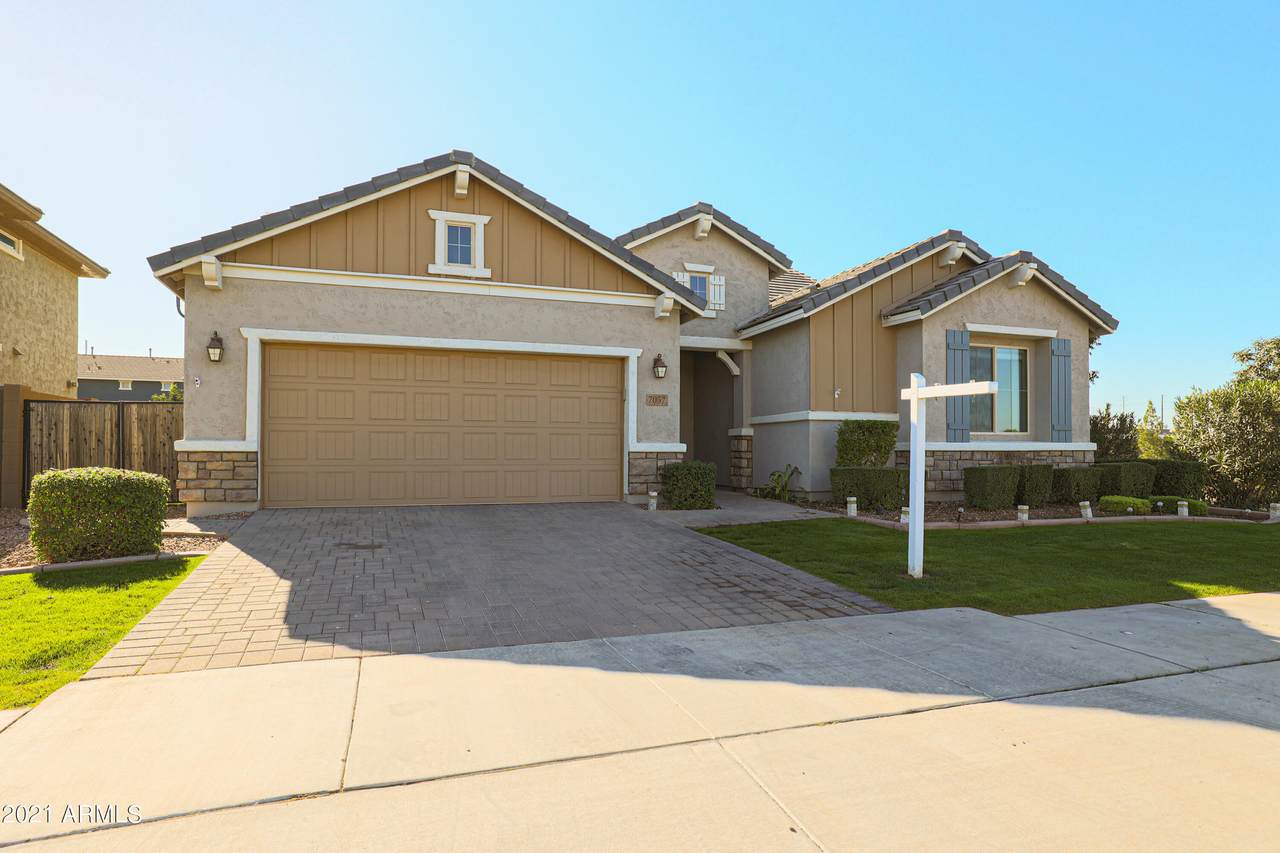 7057 Portobello Avenue - Photo 1