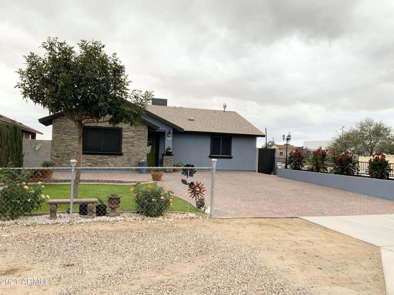 21733 Roosevelt Street - Photo 1