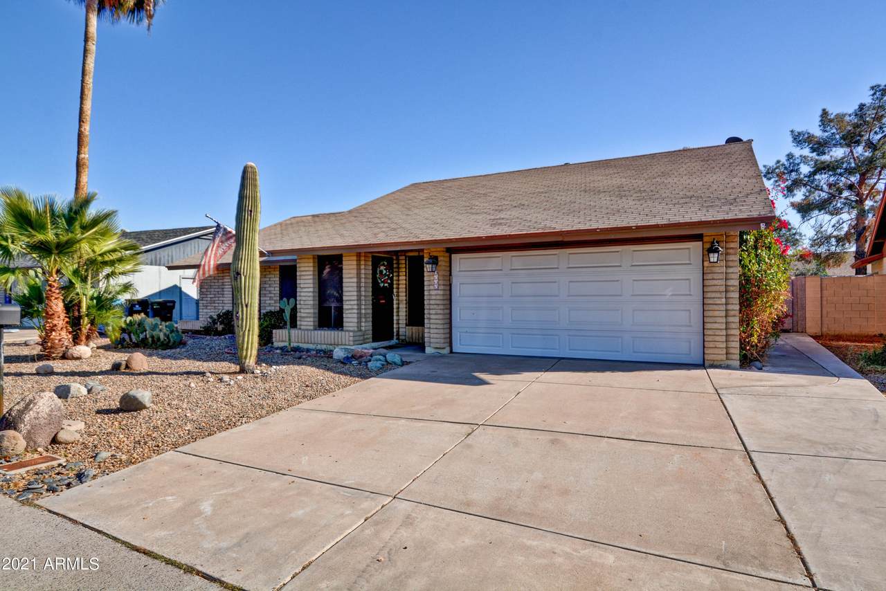 1515 Hononegh Drive - Photo 1