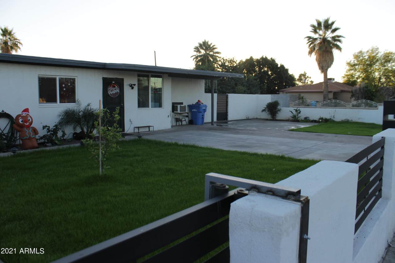 2837 Glenrosa Avenue - Photo 1