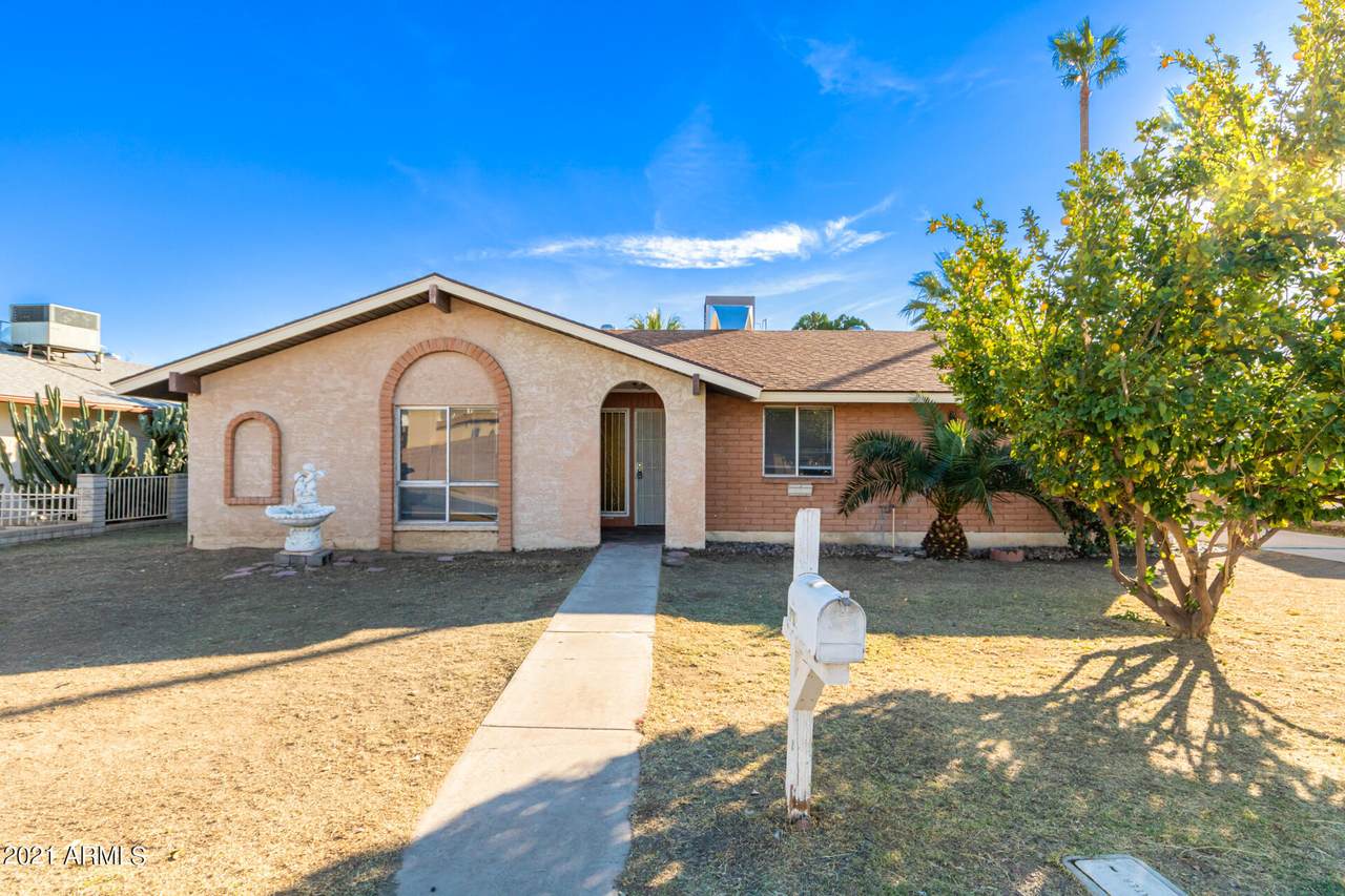 3709 Yucca Street - Photo 1
