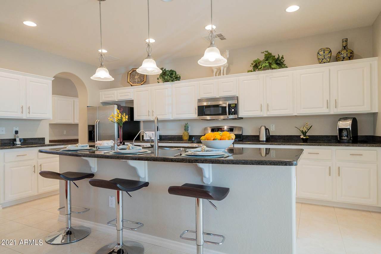 1633 Laddoos Avenue - Photo 1