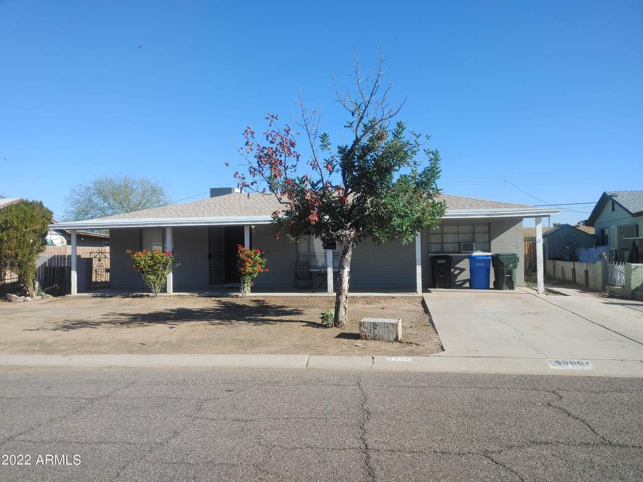 5806 Roma Avenue - Photo 1