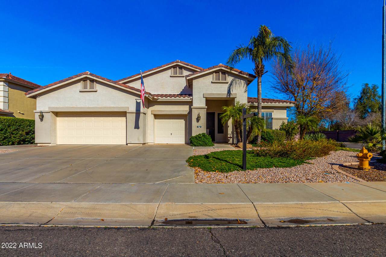 942 Powell Way - Photo 1