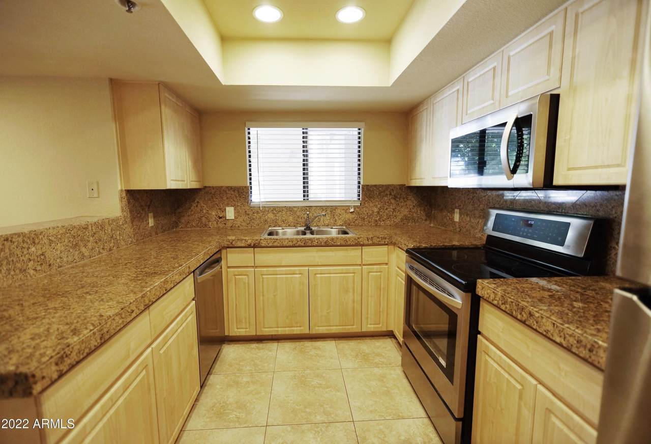 5104 32ND Street - Photo 1