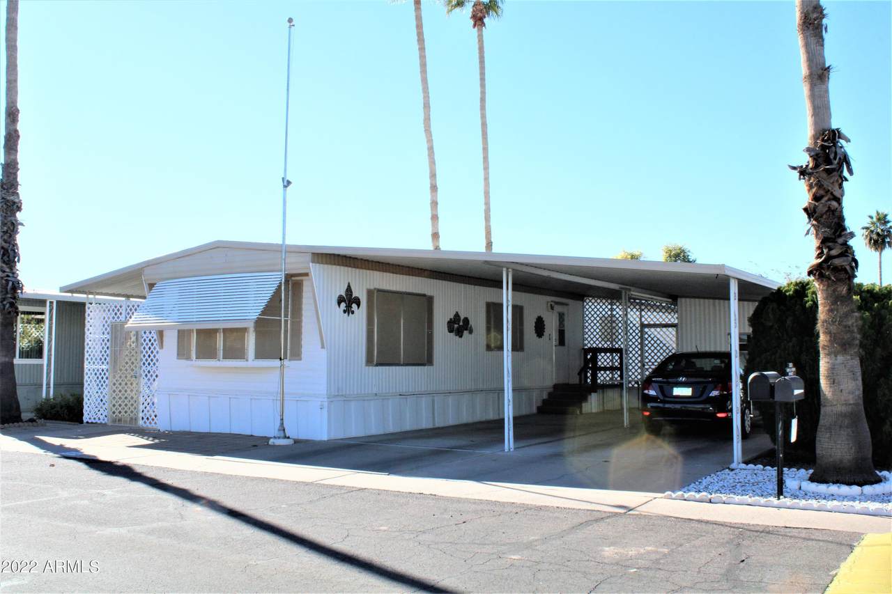 4065 University Drive - Photo 1