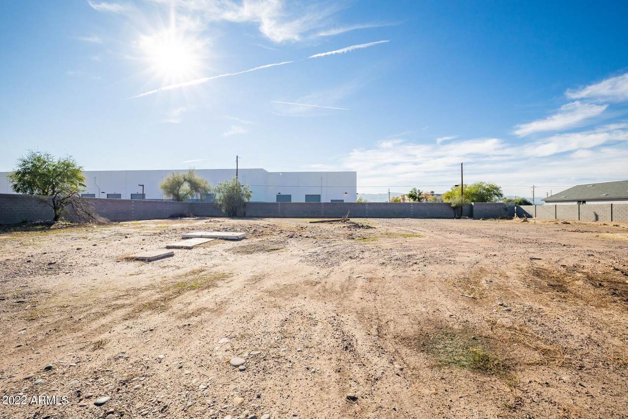 2829 Pueblo Avenue - Photo 1