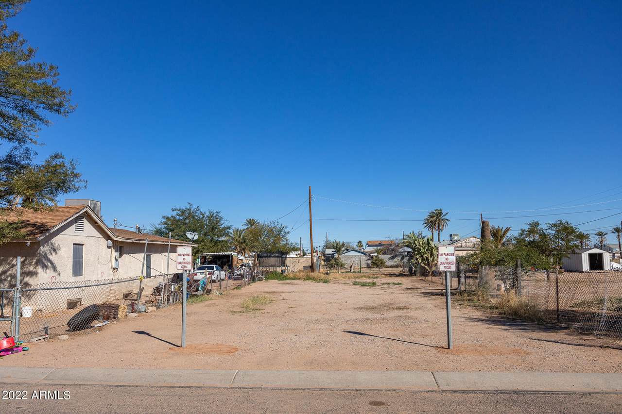 208 3RD Avenue - Photo 1