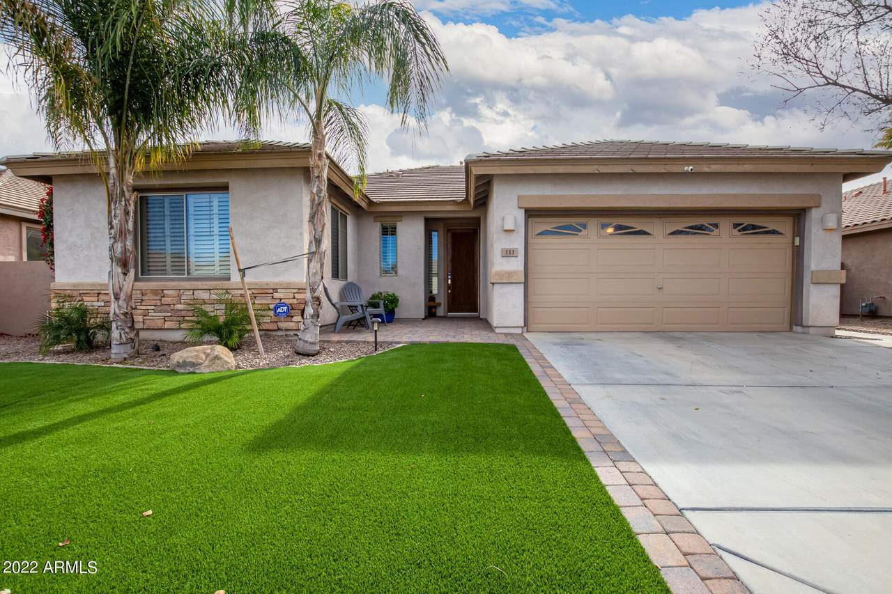 111 Roadrunner Drive - Photo 1