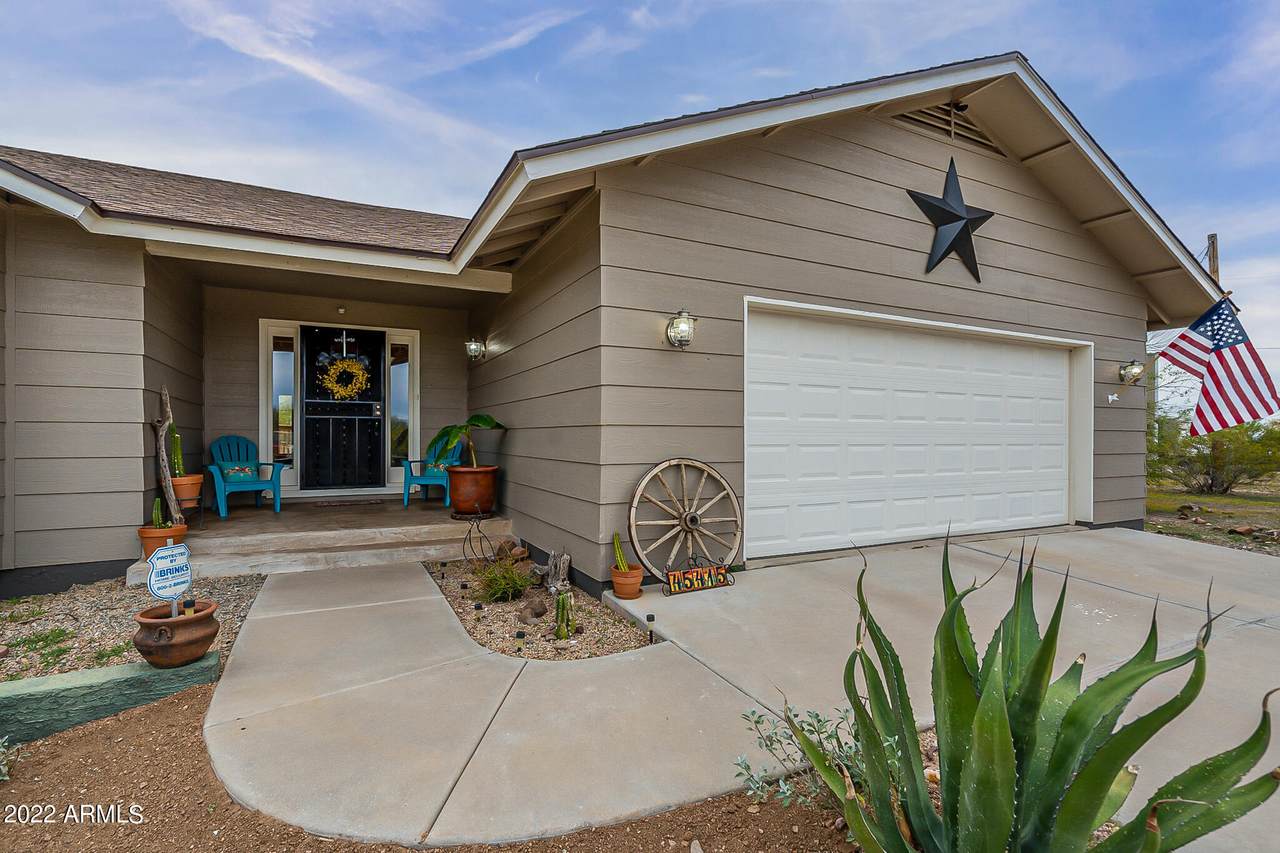 45415 18th Street - Photo 1