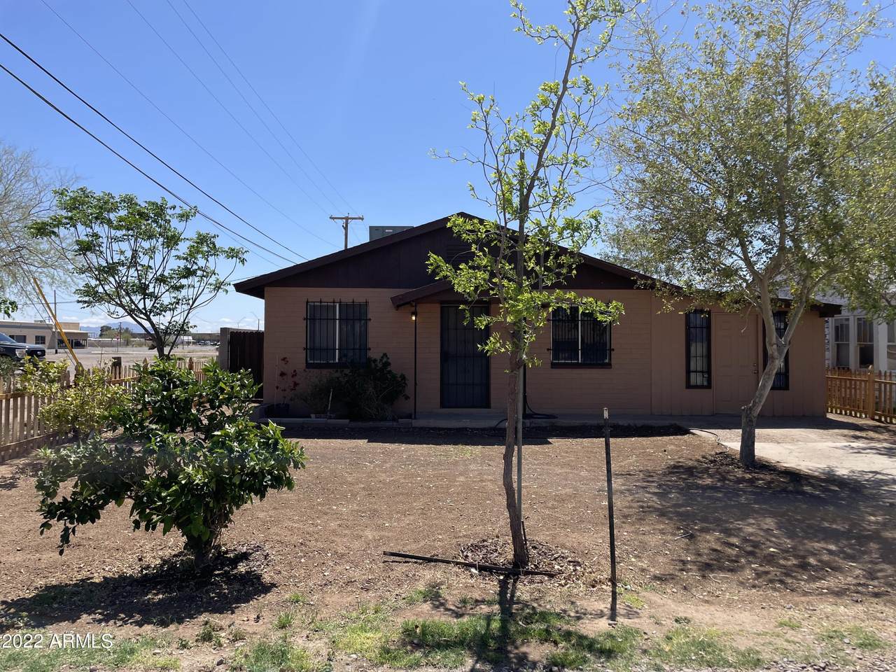 523 Lincoln Avenue - Photo 1