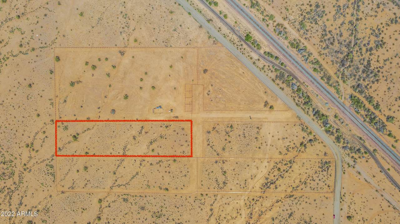 001N Gates Road - Photo 1