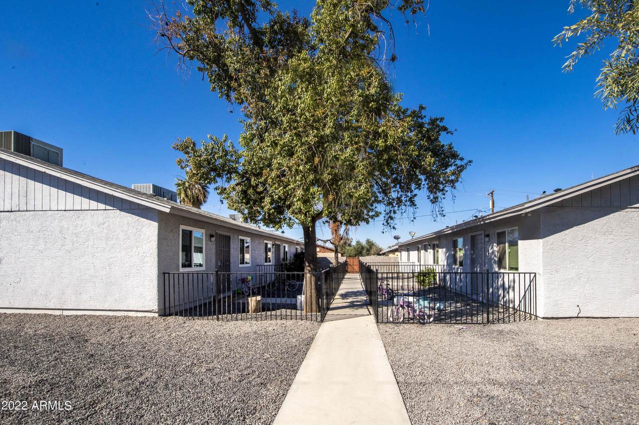 2918 Roeser Road - Photo 1