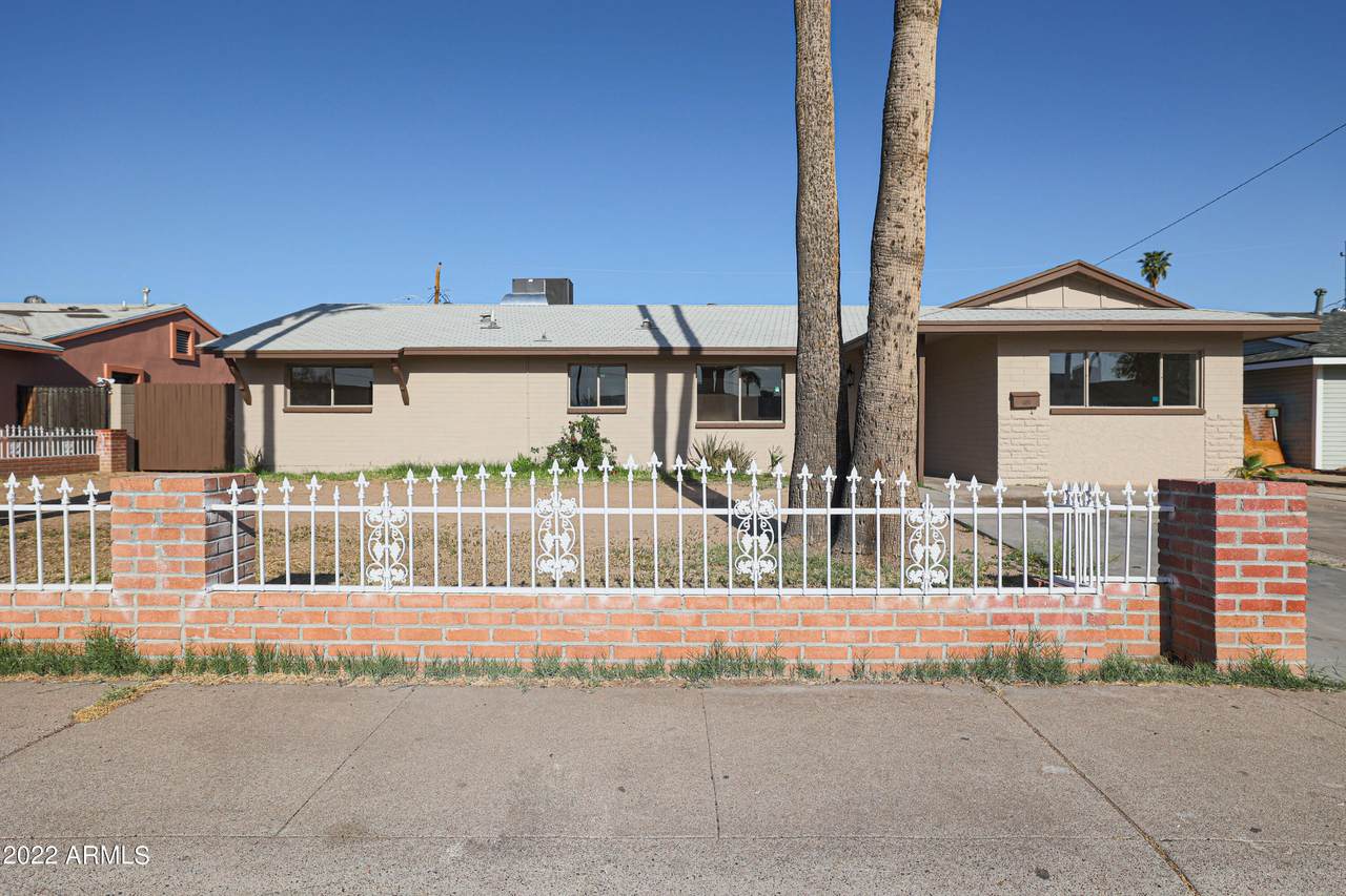 4047 79TH Avenue - Photo 1