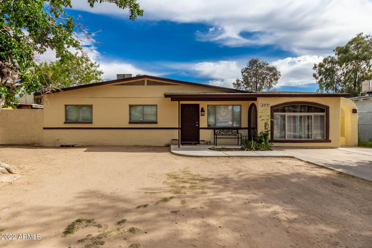 1737 Pecan Road - Photo 1