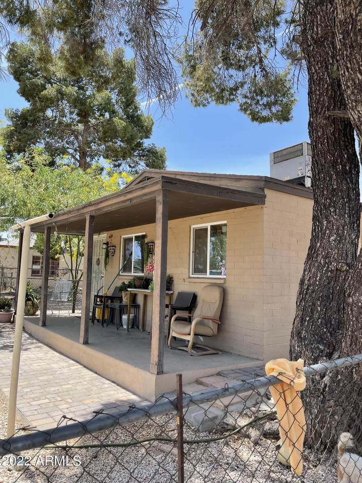 2710 Forgeus Avenue - Photo 1