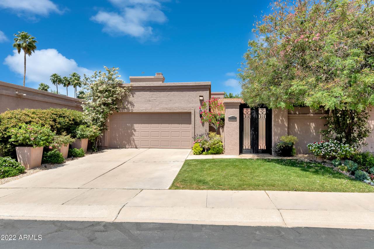 8650 Via Del Arbor - Photo 1