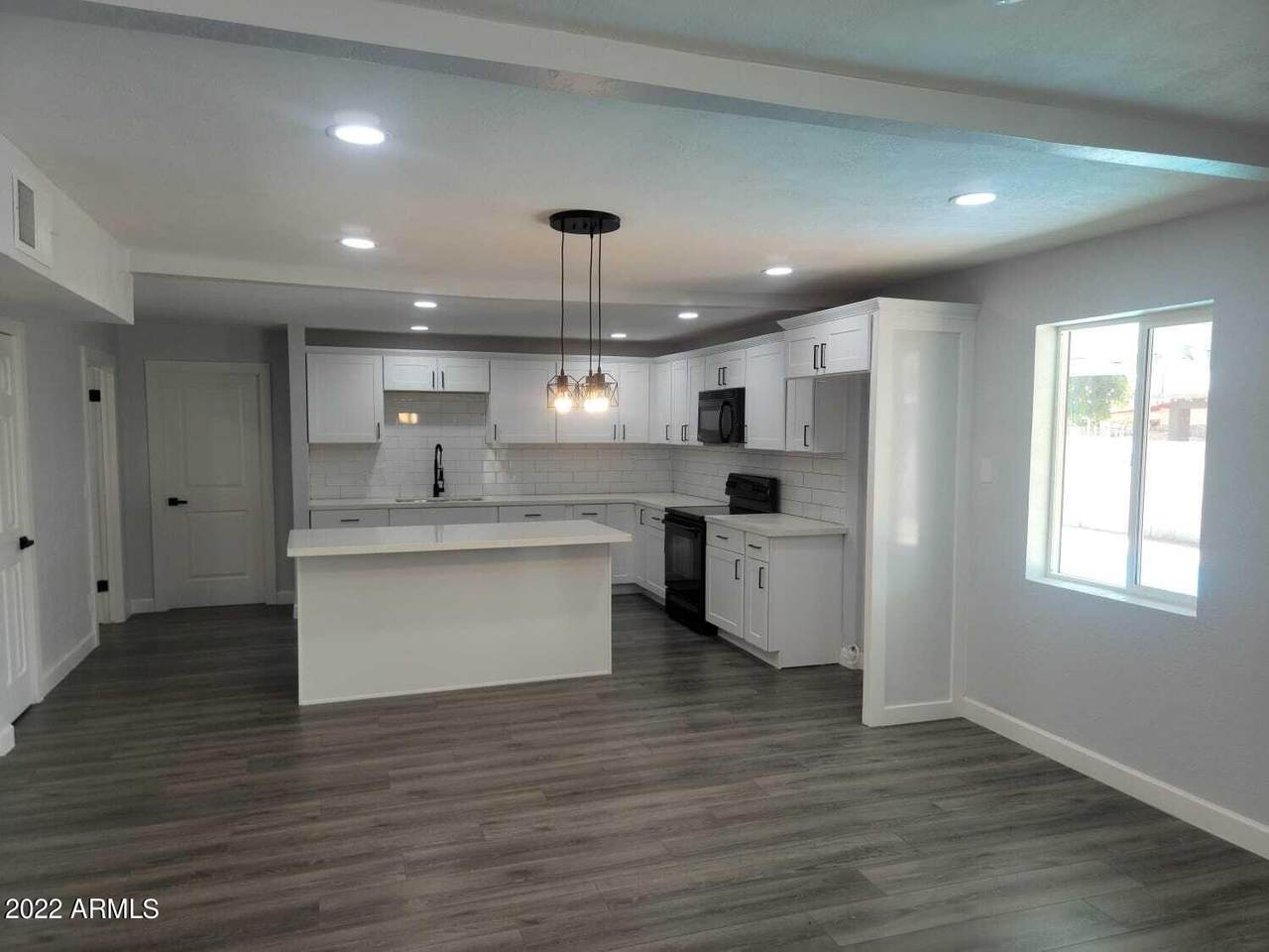 4008 59TH Avenue - Photo 1