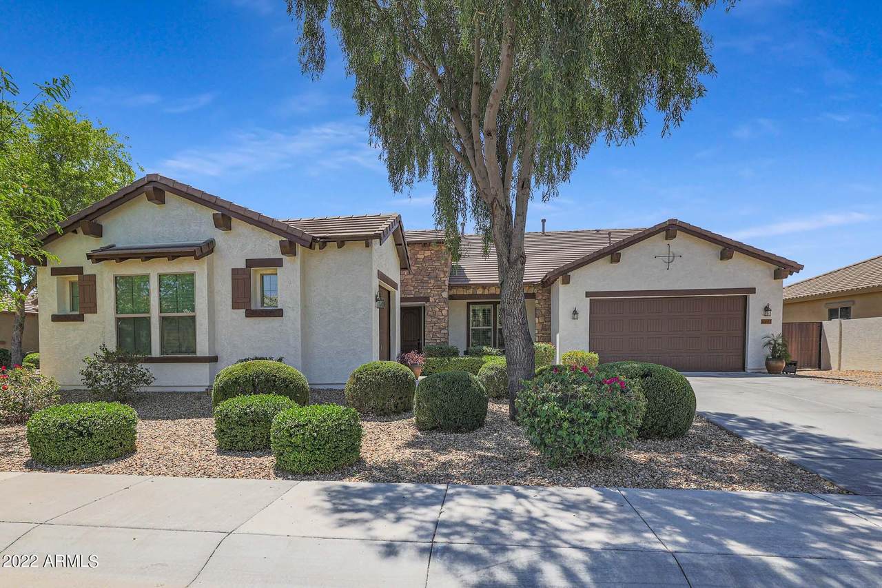 16053 Wilshire Drive - Photo 1