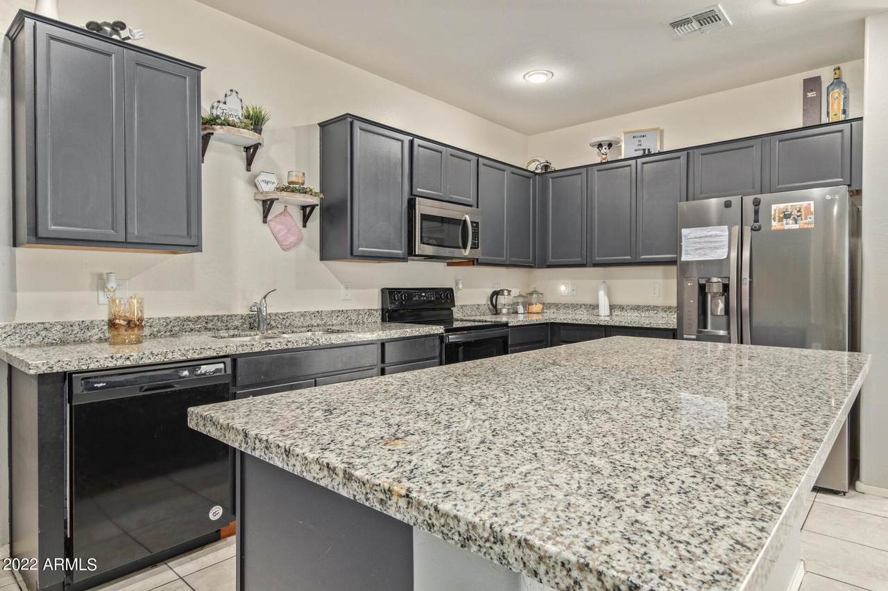7334 Toronto Way - Photo 1