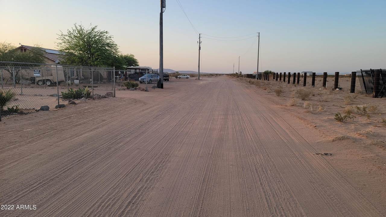 000 Alameda Road - Photo 1