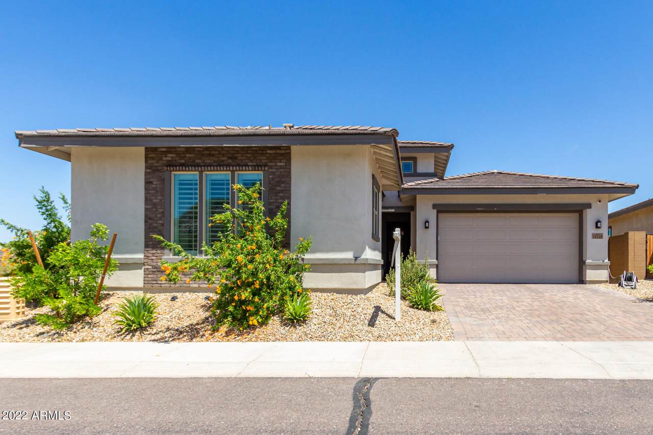 10539 182nd Drive - Photo 1