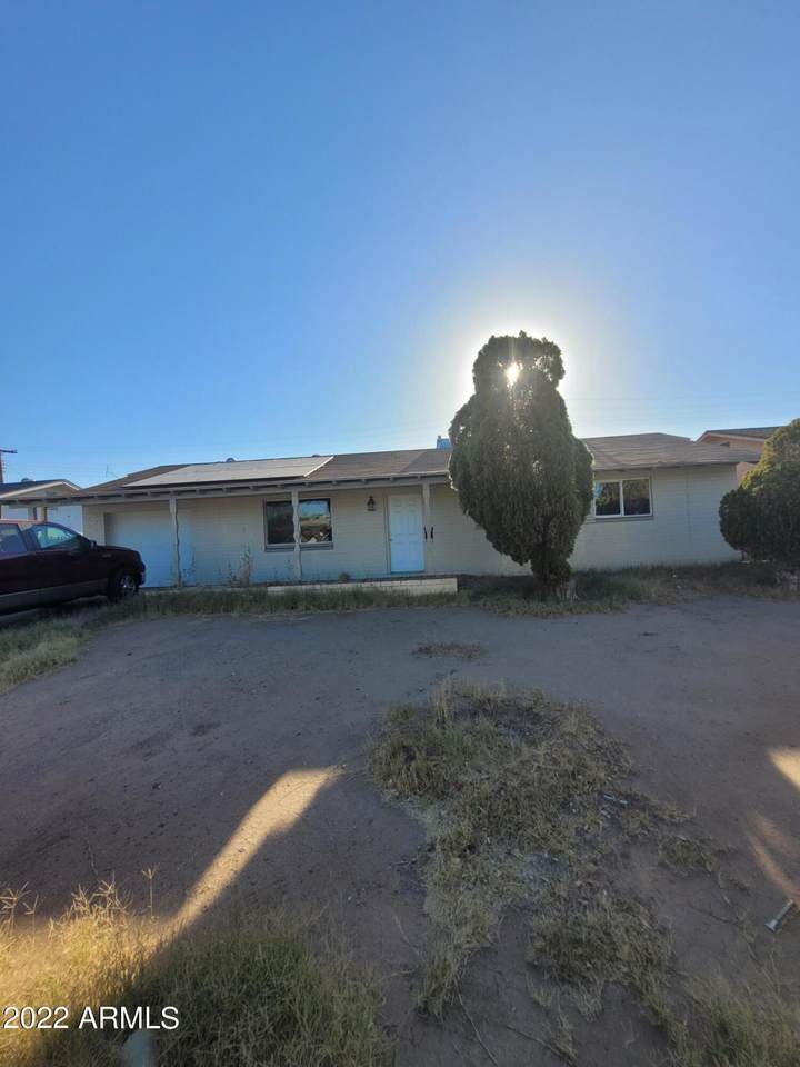 3208 53RD Drive - Photo 1