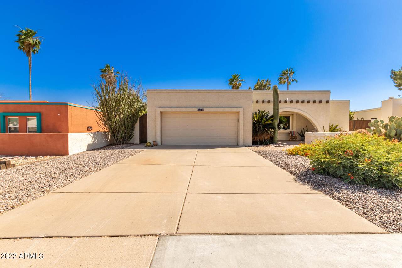 4527 Sunrise Drive - Photo 1