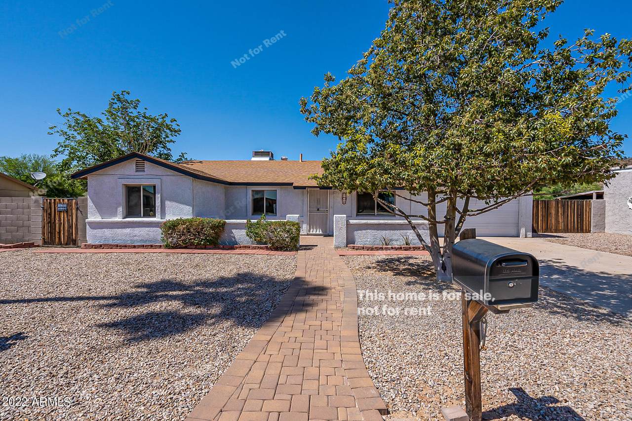 1612 Pershing Avenue - Photo 1