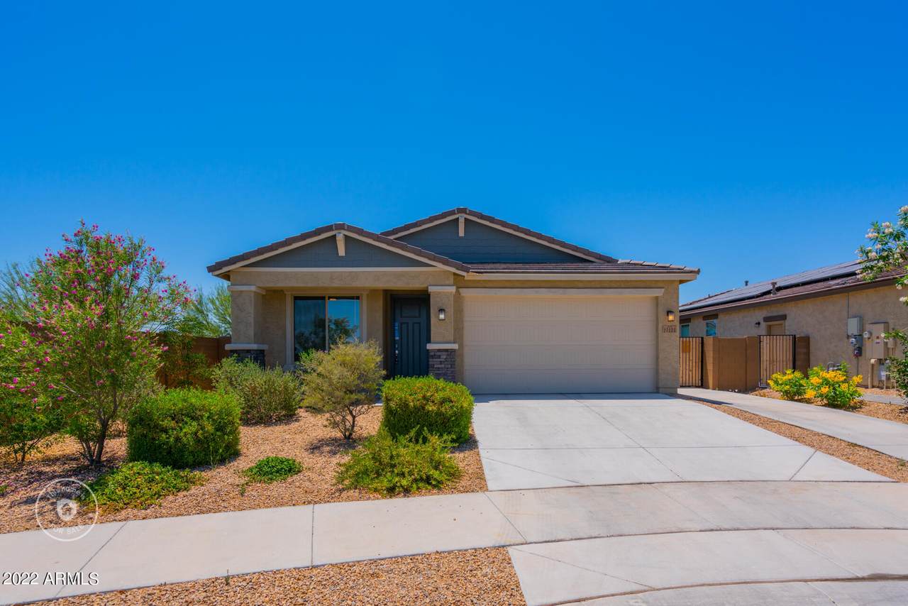 17135 Lincoln Street - Photo 1
