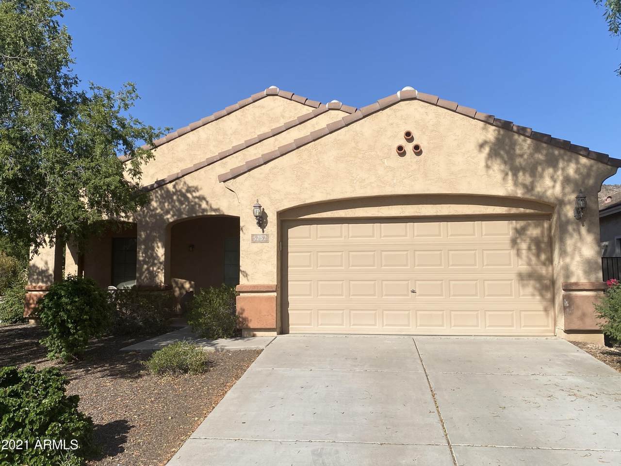 5252 Maya Way - Photo 1
